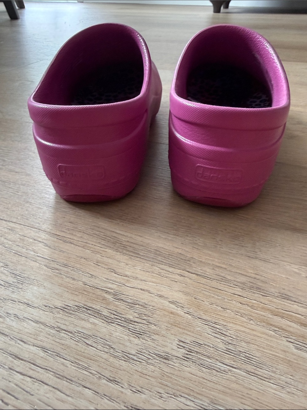 Dansko Hot Pink Clogs with Leopard-Print Insole (Size 37 = 6.5-7) - Picture 4 of 6